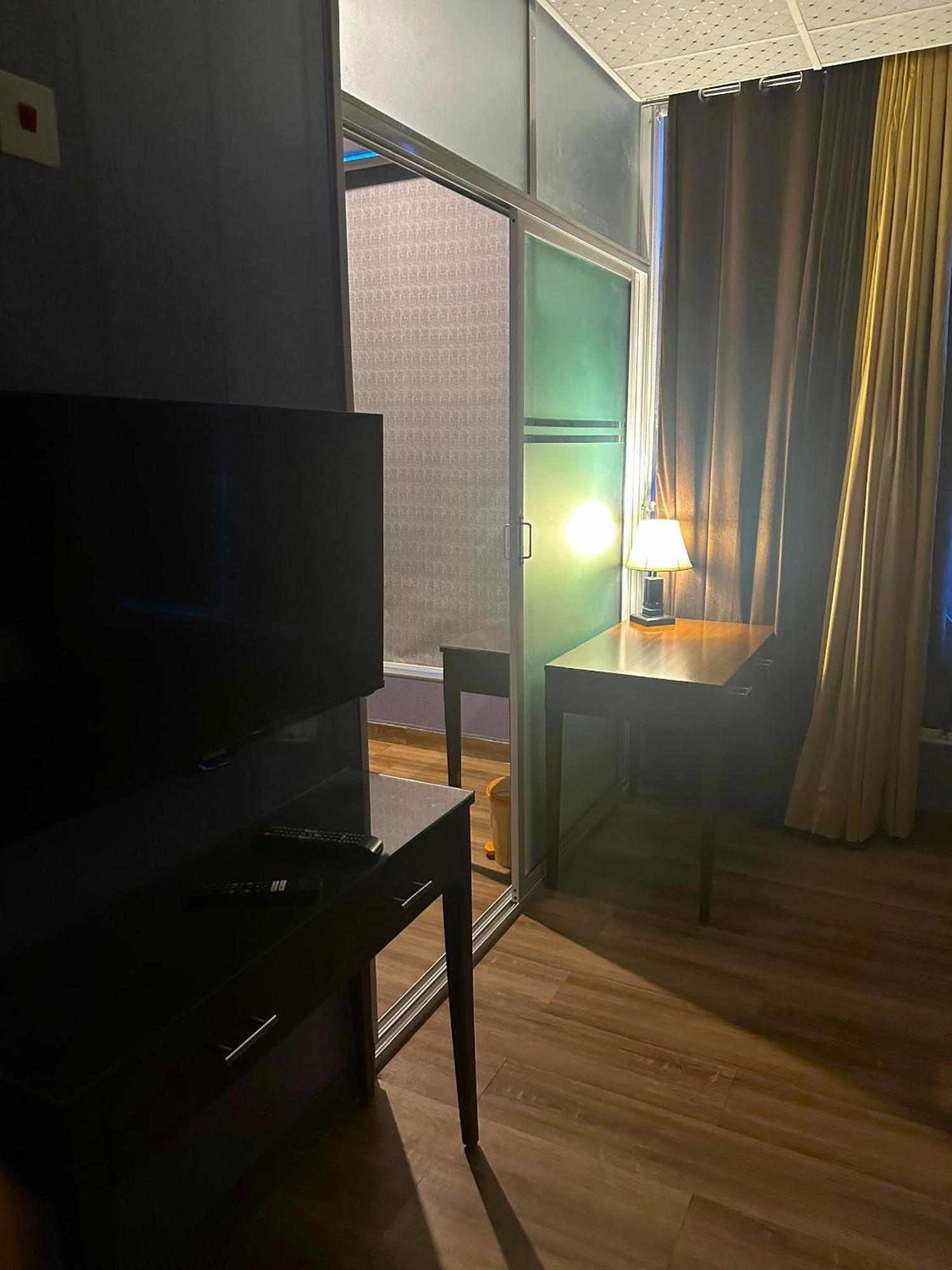 Luxury Apartment In Dha Phase 8, Near Allama Iqbal International Airport Lahore Exterior foto